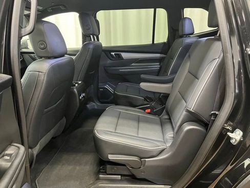 Used 2025 Buick Enclave Preferred image 25