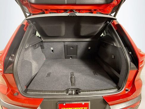 Used 2020 Volvo XC40 T5 R-Design AWD/4WD image 27