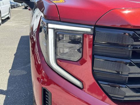 Used 2023 GMC Sierra 1500 Elevation w/ Elevation Premium Package AWD/4WD image 7