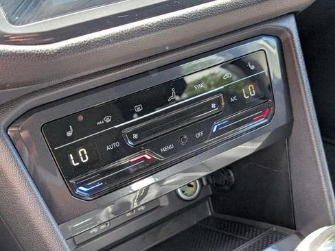 Certified 2023 Volkswagen Tiguan SE FWD image 23