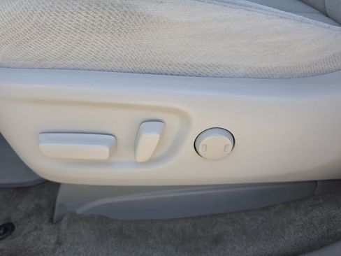 Used 2013 Toyota Sienna LE FWD image 10