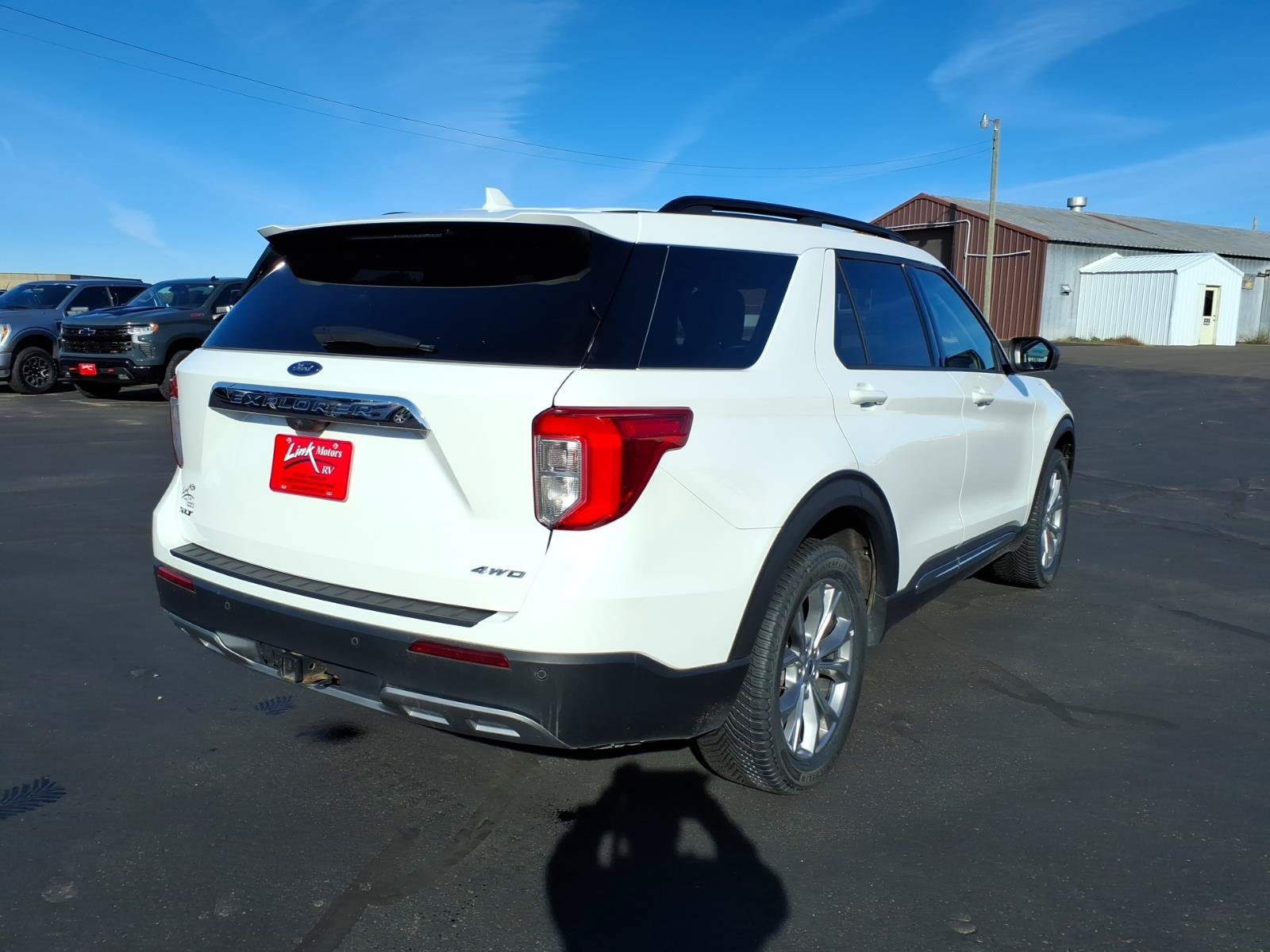 Used 2023 Ford Explorer XLT w/ Equipment Group 202A AWD/4WD image 6