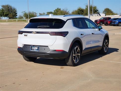 New 2026 Chevrolet Equinox EV LT image 6