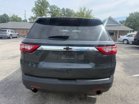 Used 2018 Chevrolet Traverse LT w/ LPO, 'HIT The Road' Package FWD image 4