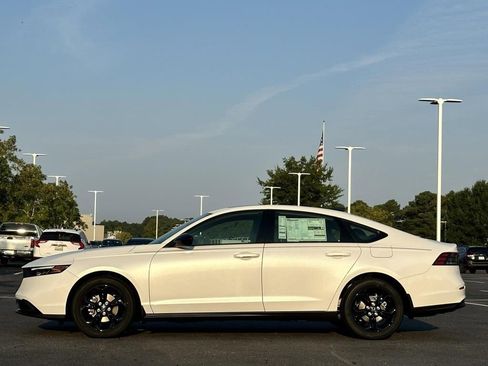 Certified 2025 Honda Accord SE image 28