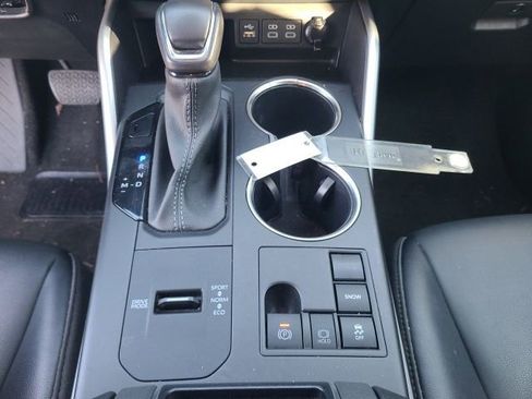 Used 2023 Toyota Highlander XSE image 27