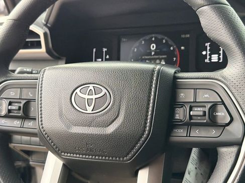 New 2026 Toyota 4Runner SR5 image 25