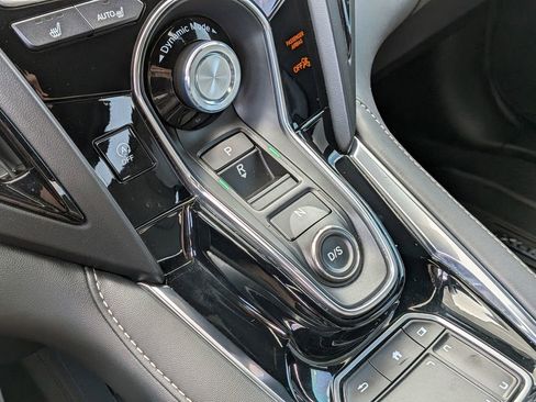 Used 2025 Acura RDX SH-AWD image 22