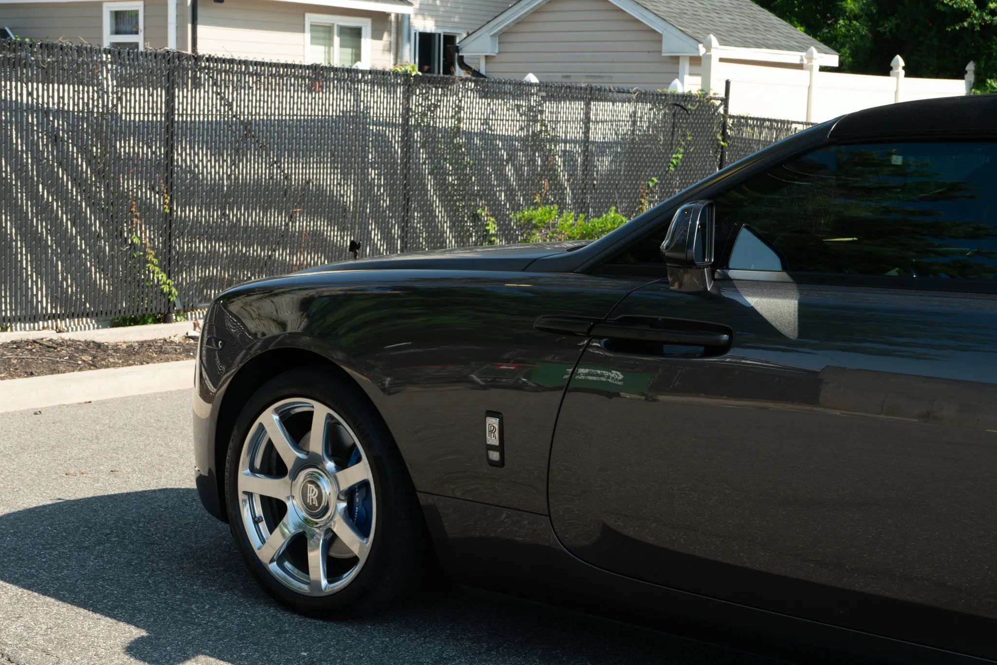 Used 2017 Rolls-Royce Dawn RWD image 32