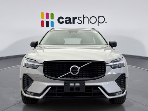 Used 2025 Volvo XC60 B5 Plus image 8