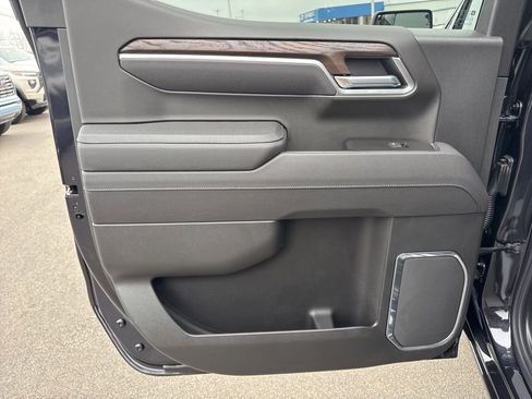 Used 2026 GMC Sierra 1500 SLT image 30