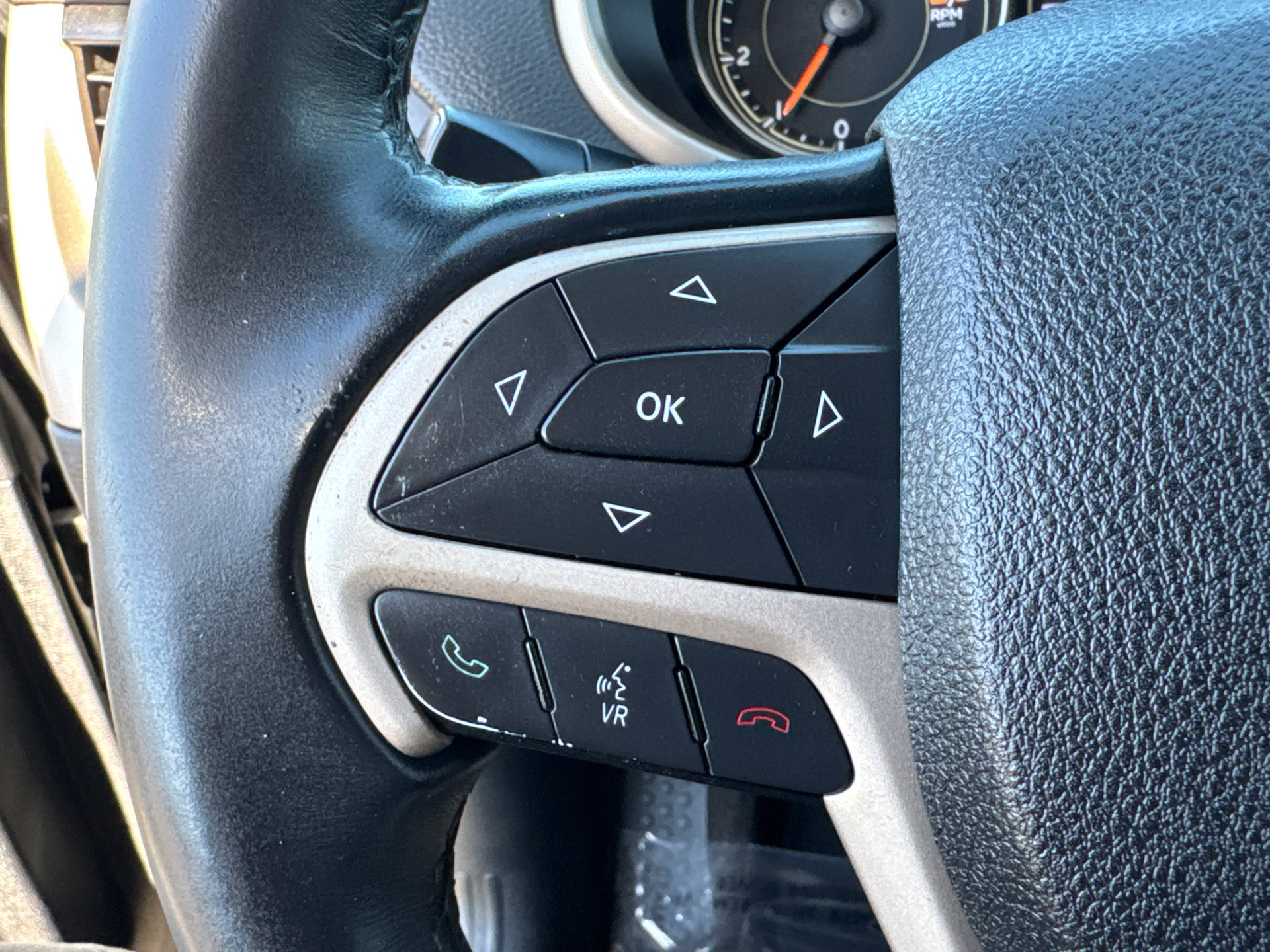 Used 2017 Jeep Cherokee Latitude FWD image 24