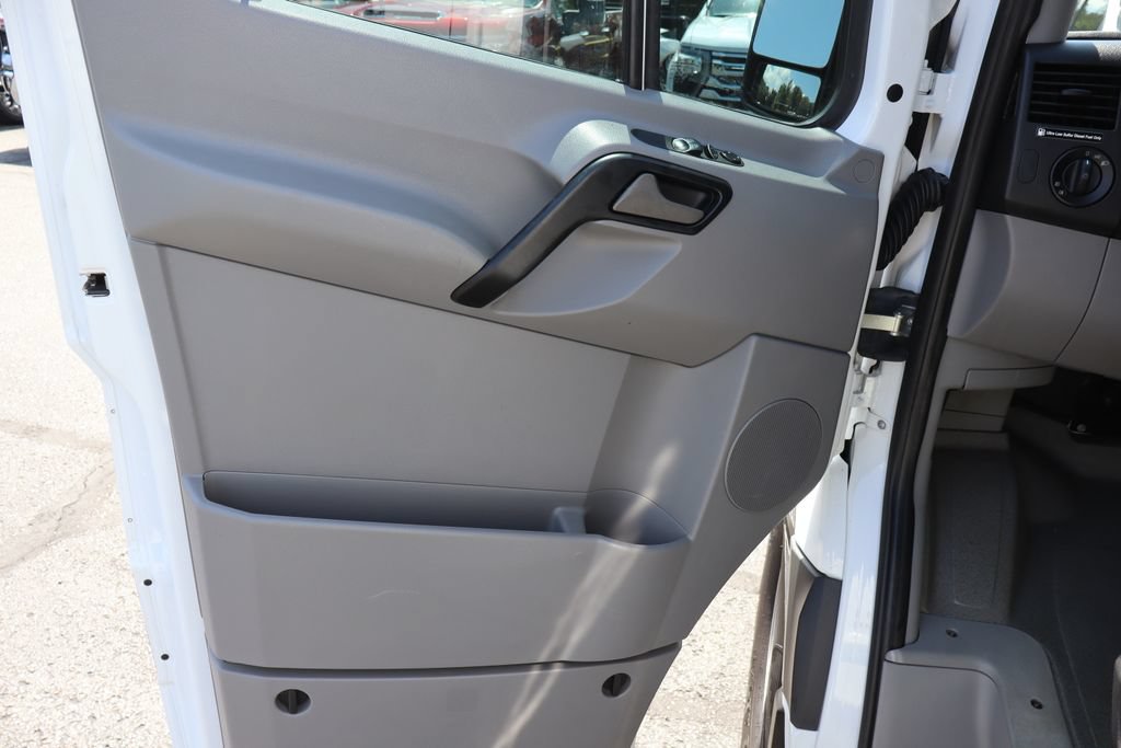 Used 2015 Mercedes-Benz Sprinter 2500 image 33