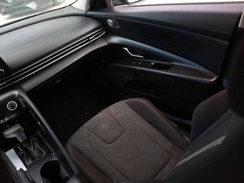 Used 2021 Hyundai Elantra SE FWD image 22