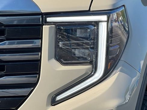 Used 2023 GMC Sierra 1500 AT4 w/ Technology Package AWD/4WD image 46