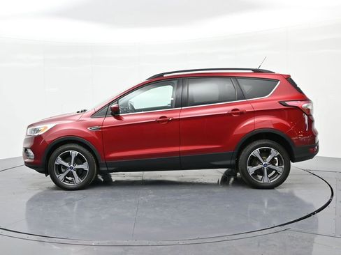 Used 2018 Ford Escape SEL image 9