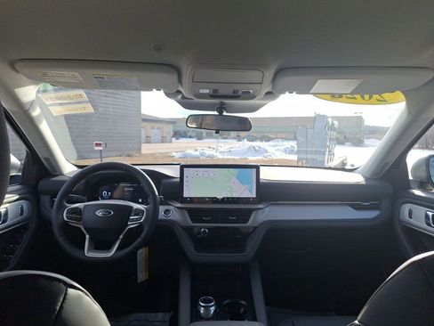New 2026 Ford Explorer Active w/ Active Comfort Package image 16