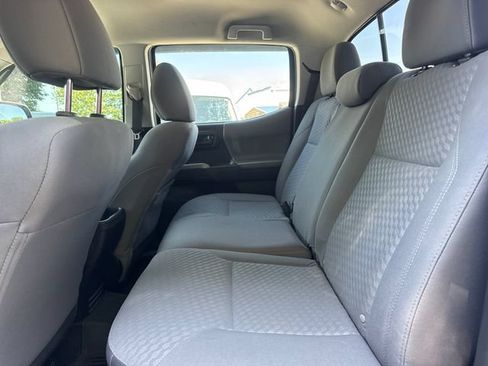 Used 2021 Toyota Tacoma SR5 AWD/4WD image 11