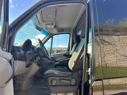 Used 2012 Mercedes-Benz Sprinter 2500 image 18