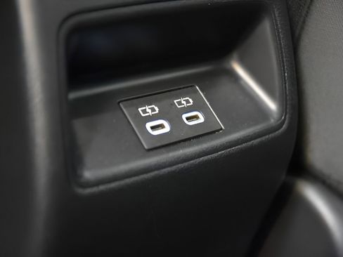 Used 2024 Toyota Corolla LE image 32