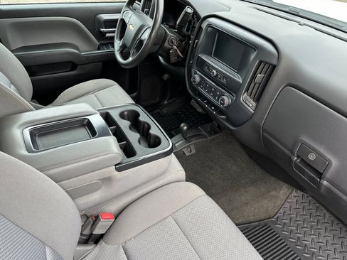 Used 2018 Chevrolet Silverado 1500 Custom w/ Custom Convenience Package image 18