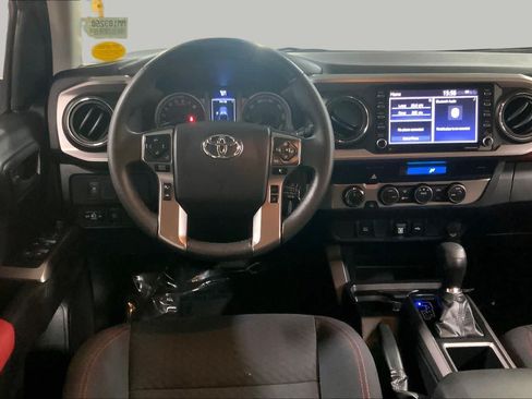 Used 2021 Toyota Tacoma SR5 AWD/4WD image 6