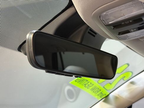 Used 2021 Honda Pilot Touring image 16