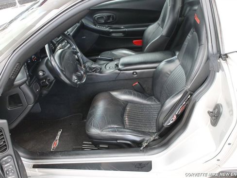 Used 2004 Chevrolet Corvette Z06 w/ Memory Package RWD image 23
