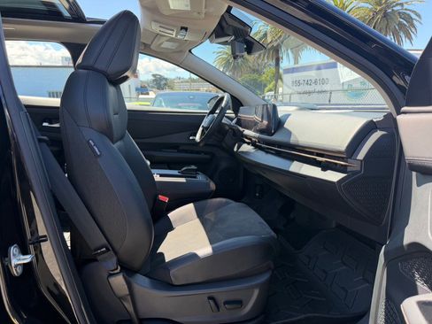 Used 2023 Nissan Ariya FWD image 39
