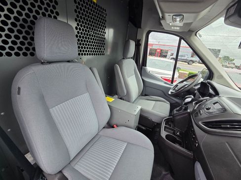 Used 2015 Ford Transit 250 148 Medium Roof RWD image 21