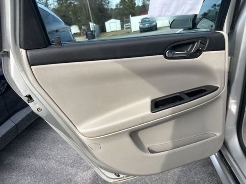 Used 2012 Chevrolet Impala LT w/ LT Sunroof Package image 7