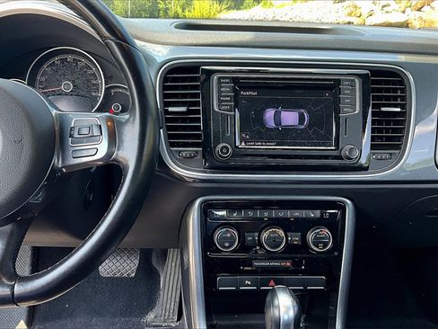 Used 2019 Volkswagen Beetle 2.0T SE image 28