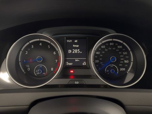 Used 2016 Volkswagen Golf 4-Door AWD/4WD image 26