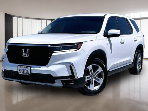 Used 2025 Honda Pilot EX-L image 1