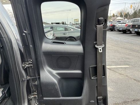 Used 2016 Toyota Tacoma SR5 w/ Exterior Package image 23