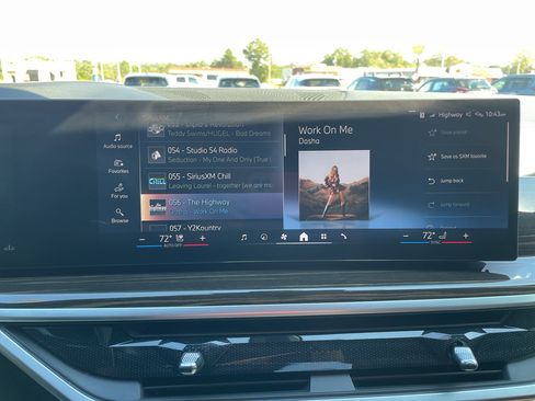 Used 2024 BMW X6 xDrive40i w/ Executive Package image 18