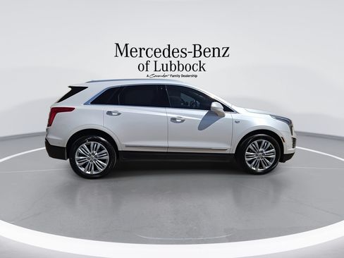 Used 2018 Cadillac XT5 Premium Luxury w/ Driver Assist Package FWD image 9