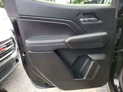 Used 2024 Chevrolet Colorado LT image 23