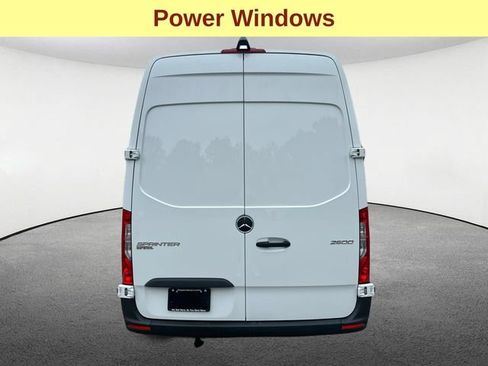 Used 2025 Mercedes-Benz Sprinter 2500 image 9