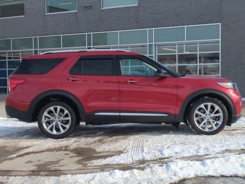 Used 2023 Ford Explorer Platinum w/ Equipment Group 601A image 9