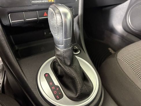 Used 2019 Volkswagen Beetle 2.0T S FWD image 34