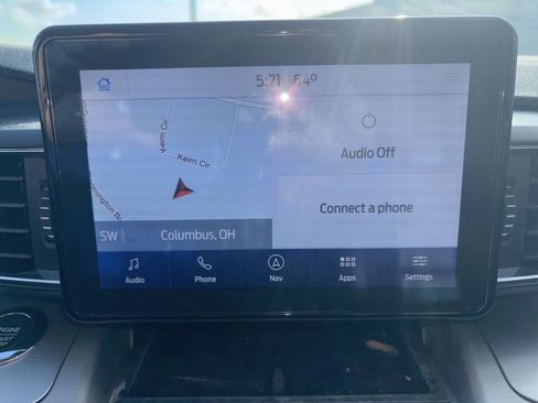 Used 2021 Ford Explorer XLT w/ Equipment Group 202A image 2