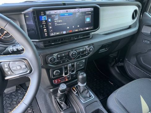 Used 2024 Jeep Wrangler Unlimited Sport AWD/4WD image 31