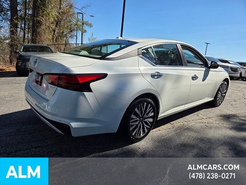 Used 2025 Nissan Altima 2.5 SV image 12