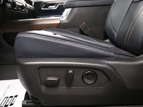 Used 2024 Chevrolet Silverado 2500 High Country w/ High Country Premium Package image 11