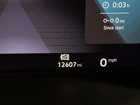 Used 2024 Volkswagen Atlas SE w/ Panoramic Sunroof Package image 6