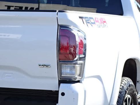 Certified 2022 Toyota Tacoma TRD Sport w/ TRD Premium Sport Package AWD/4WD image 12