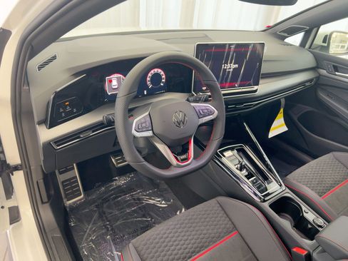 New 2026 Volkswagen Golf SE image 4