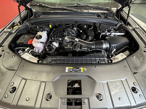 Certified 2025 Jeep Grand Cherokee Altitude AWD/4WD image 19