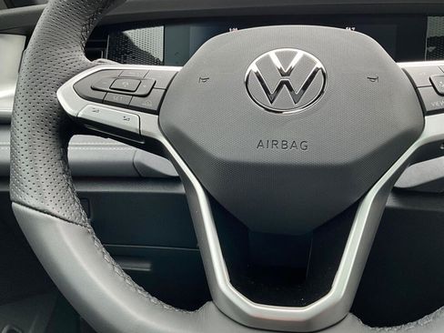 New 2026 Volkswagen Tiguan SE R-Line image 23